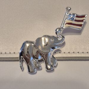 Silver Elephant Pin with Flag 🇺🇸
